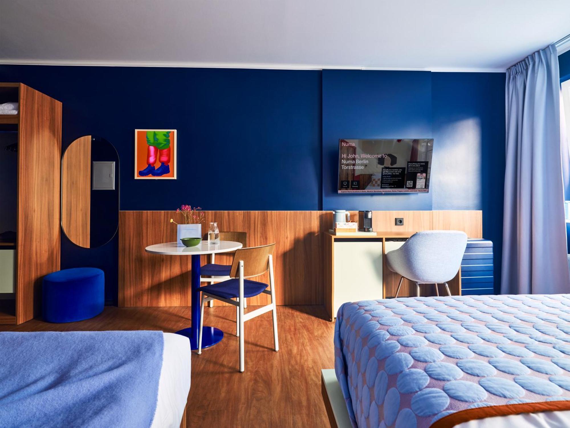 Large Room with Extra Bed,1649817858:JPEG